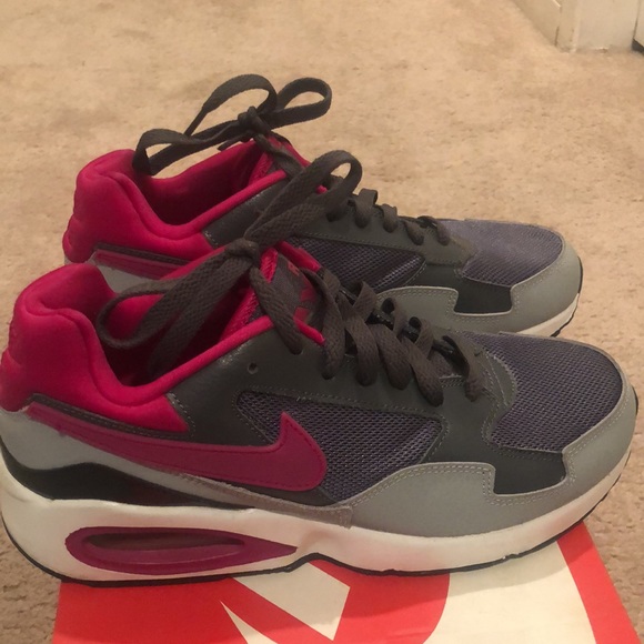 NIKE Air Max - Picture 2 of 7